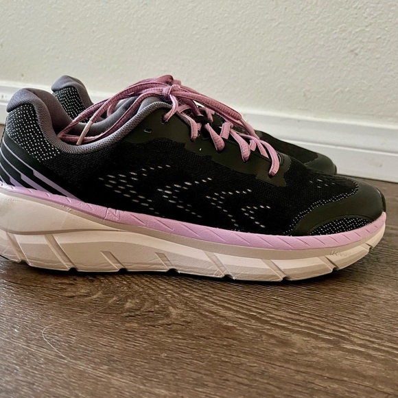 Black and Pink Athletic Sneakers size 10 - Picture 4 of 12